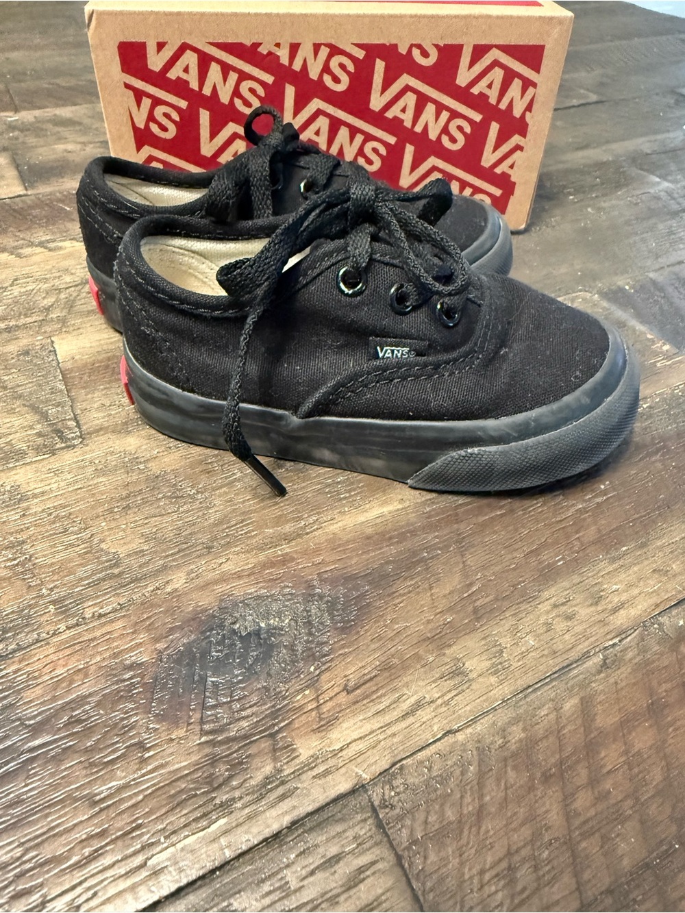 Vans Kids Low-Top Canvas Sneakers in Black